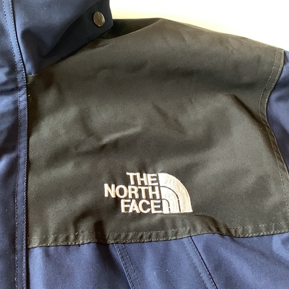 The North Face - Gore-Tex rain jacket. - Picture 3 of 9